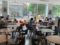 大堂-今日艺术汇书店