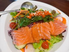 -Chom Cafe and Restaurant