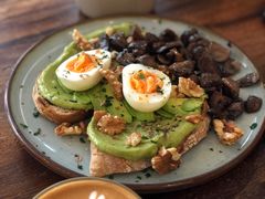 牛油果煮蛋吐司-RAC BAR(安福路店)