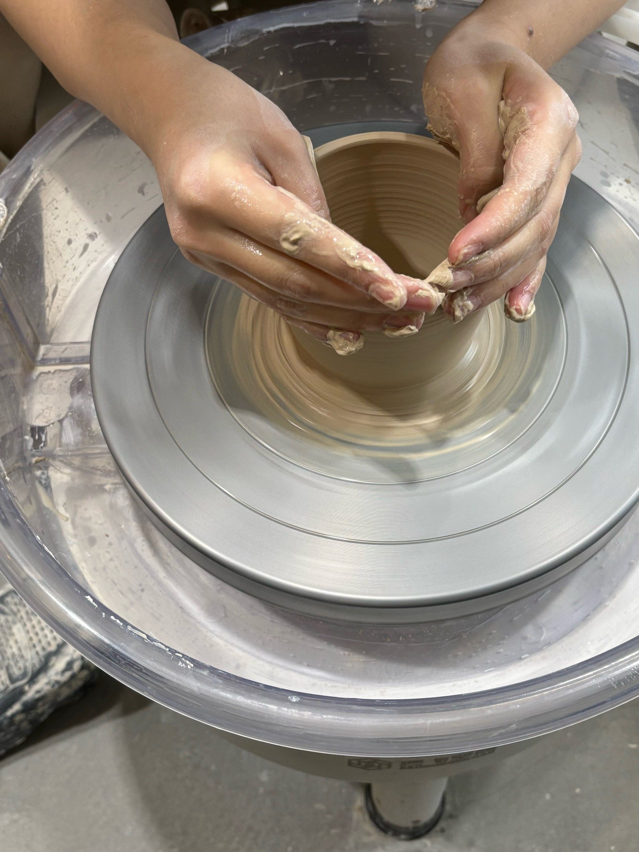 手捏陶艺的简单乐趣