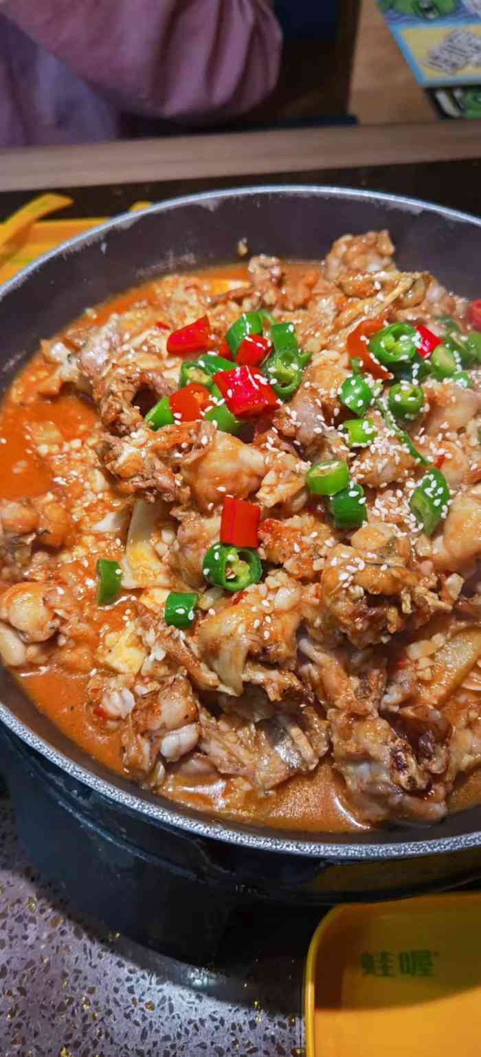 蛙喔·炭烧牛蛙·烧烤(银泰城瓯海店)-"[薄荷]环境:店铺开在大西洋