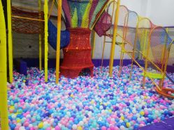 -蹦贝运动中心·蹦床·攀岩·闯关(龙岗店)