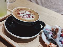 创意拿铁玫瑰-藏猫猫咖啡主题馆(中央大道店)