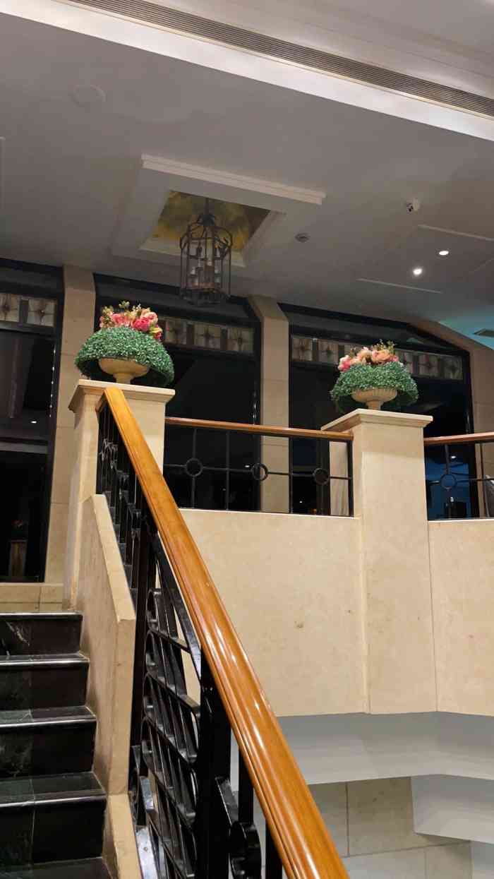 苏浙汇(肇嘉浜路总店)-"一家蛮合上海人口味的饭店,进门感觉比较挤.