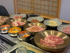 -臻牛烤肉