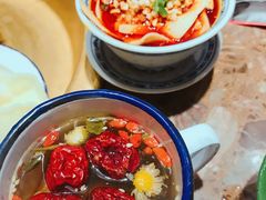 -沪小二炭火蛙锅(淮海中路美食不夜城店)