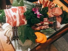 黑牛六拼-明洞阿姨·韩式酱蟹烤肉·创意料理(三元桥店)