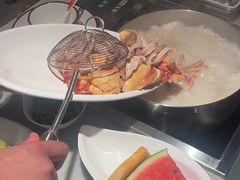 -尚尚仙·酸汤猪手·猪肚鸡火锅(华联万柳购物中心店)
