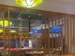 -有红鸡毛店·川菜(抚琴夜市店)