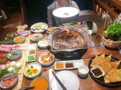 -明洞阿姨·韩式酱蟹烤肉·创意料理(三元桥店)