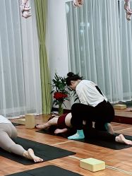 -Yvon yoga 瑜伽·精准体态管理中心