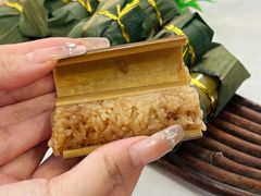 -刘姐啤酒鱼民族演艺餐厅(西街总店)
