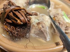 -头上红煨盐鸡·非遗院子餐厅
