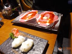 烤牛肉脸基尼寿司-魔丼屋(日月光店)