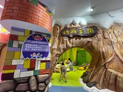 -反斗乐园π·电玩·高空拓展·蹦床(龙华天虹店)
