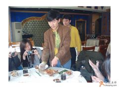 切羊腿ing……-维吾尔餐厅(宜山路店)