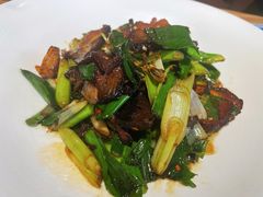 大蒜叶炒腊肉-唐坊·湖南菜(丰尚国际店)