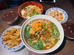 -爆炸头阿姨小四川正宗川味小吃(无任何分店)
