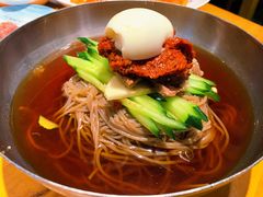 韩式冷面-唯成•韩国炭火烤肉 유성고기