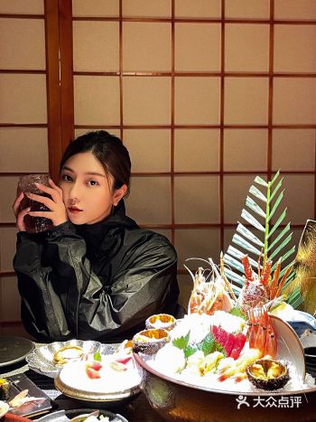 武汉探店｜扶着墙出门的自助日料店