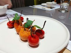 樱桃鹅肝-小大董·烤鸭(观景餐厅·南京西路店)