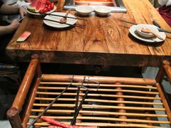 -老牌坊云南鱼豆花火锅(爱建店)