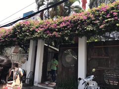 -Cuc Gach Quan Restaurant