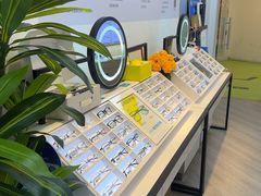 -天空之镜眼镜店蔡司依视路配镜授权零售店(望京颐堤港店)