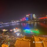 洪崖洞简直是火锅城[愉快]