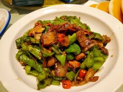 本地青椒炒肉-九头鹰家宴(岳家嘴店)