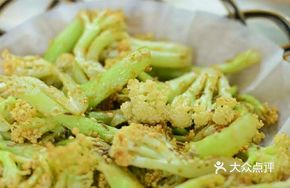 Cauliflower and Green Pepper Stir-fried Chicken