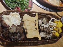 -洱火云南酸菜牛肉火锅(石景山当代商城店)