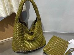 -浙江华贸鞋业服饰城