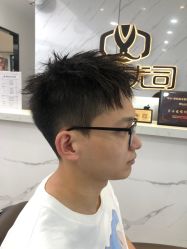 -尤司男士国潮理发馆