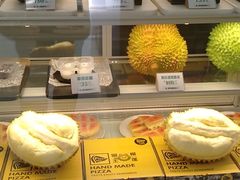 面包甜点陈列柜-猫王榴莲世家(三里屯SOHO商场店)