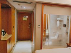 -维也纳酒店(华为广州研发中心罗冲围店)