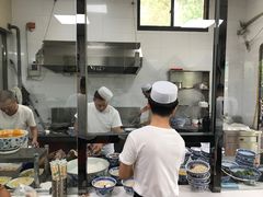 -崇德楼水盆牛羊肉泡馍馆(文艺路店)