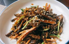 Oil-Ginger Stir-Fried Sea Moss