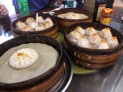 蟹黄汤包-忆秦园小笼包(惠山古镇总店)