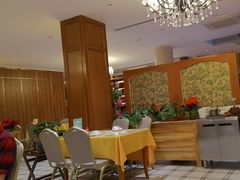 -鹏城人家海鲜酒家·23年老字号(较场尾店)