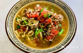 Sour Spicy Tomato and Pickled Mustard Greens Noodles