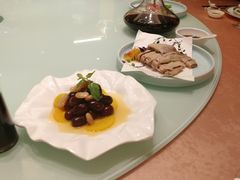 甜甜和蜜蜜-骏莱海鲜鱼港(五角场店)