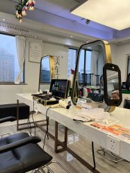 -镁连社·美联社