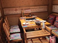 -老牌坊云南鱼豆花火锅(爱建店)