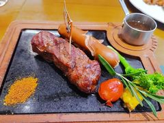 -西语炭烧牛排·西厨(石龙店)