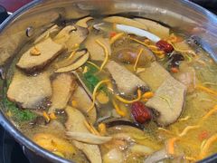 -野菌皇海景野生菌火锅(滨海大道店)