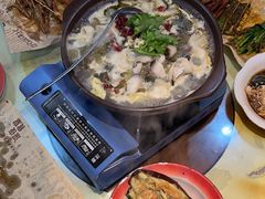 -老街烧烤大排档·地道湖北菜·龙虾馆(汉口火车站店)