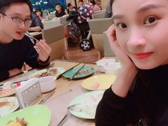 -华邑酒店·鲜艳全日自助餐厅