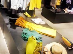 -URBAN REVIVO(欢乐海岸购物中心店)