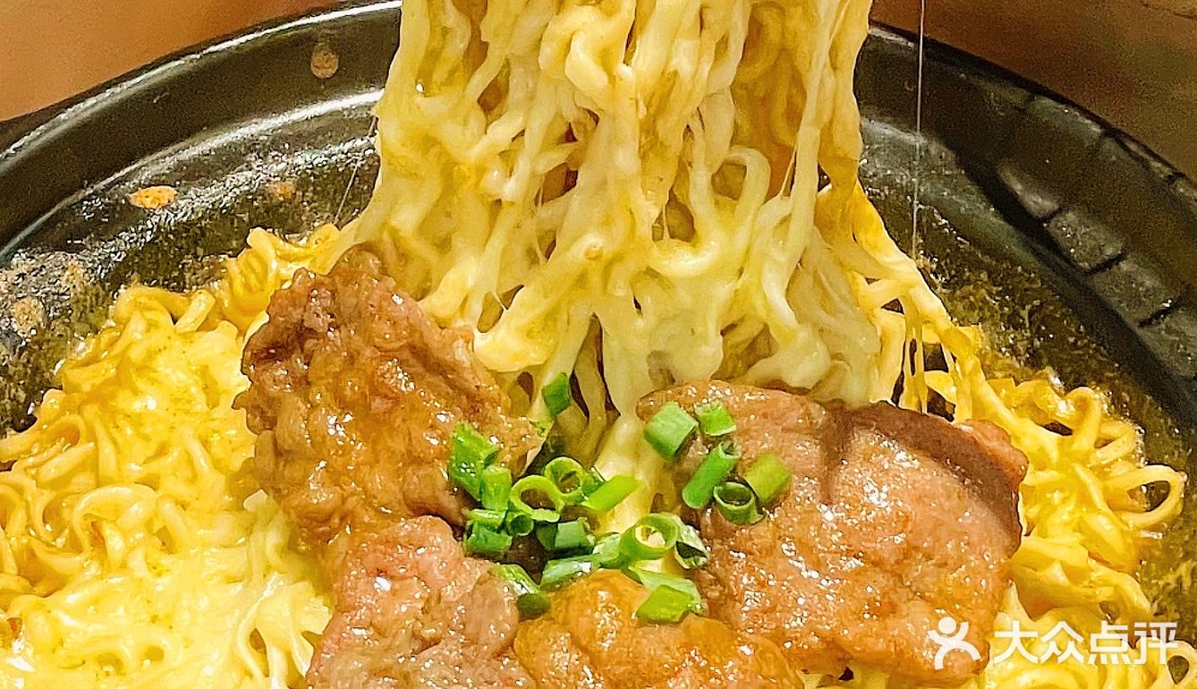 来广州一定要吃这家大排档！！芝士煲仔面绝🥲